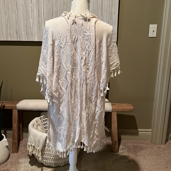 Anthropologie Kimonos & Yukatas Anthropologie Ivory Tassel Kimono